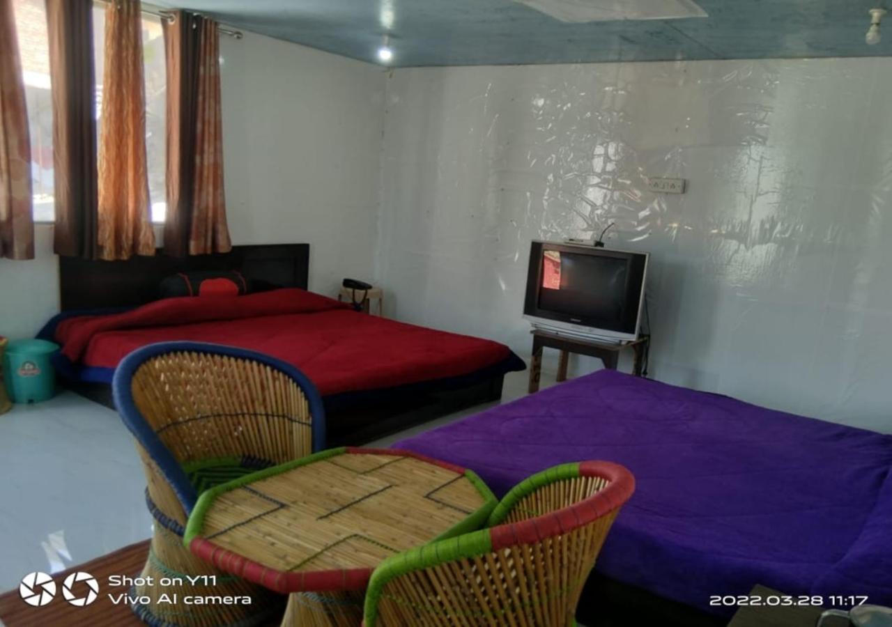 Silver Dew Resorts And Restaurant Đồi Đồi Dhanaulti Ngoại thất bức ảnh