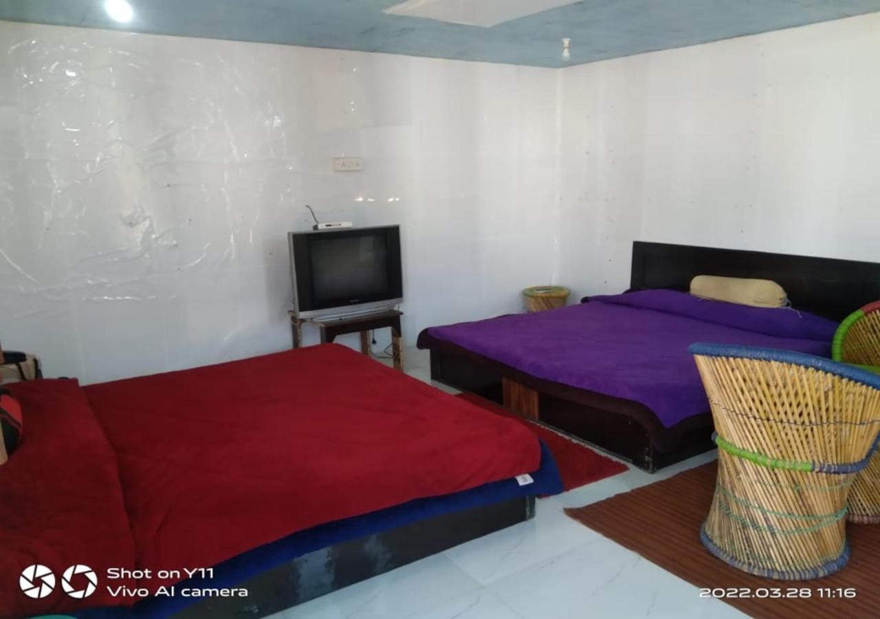Silver Dew Resorts And Restaurant Đồi Đồi Dhanaulti Ngoại thất bức ảnh