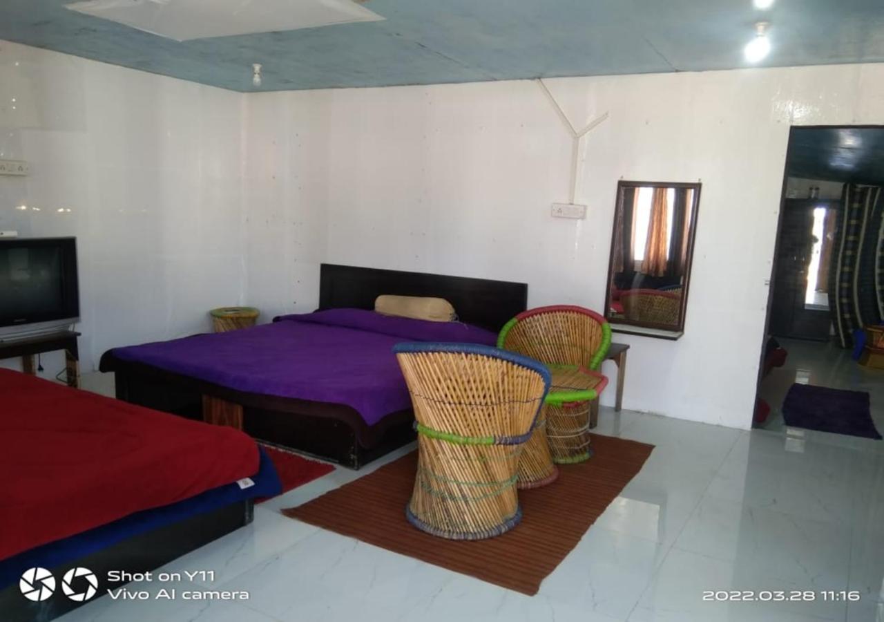 Silver Dew Resorts And Restaurant Đồi Đồi Dhanaulti Ngoại thất bức ảnh