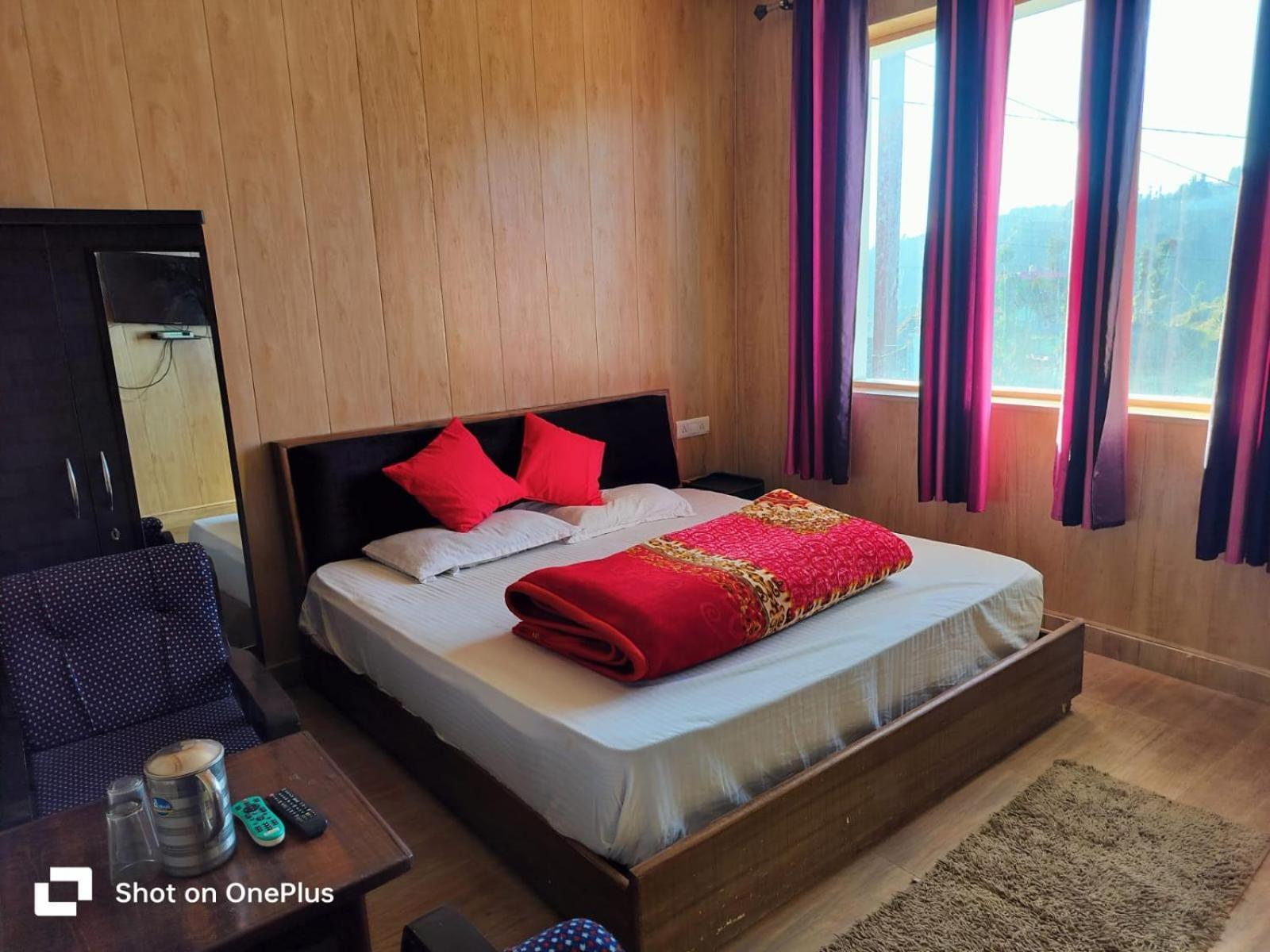 Silver Dew Resorts And Restaurant Đồi Đồi Dhanaulti Ngoại thất bức ảnh