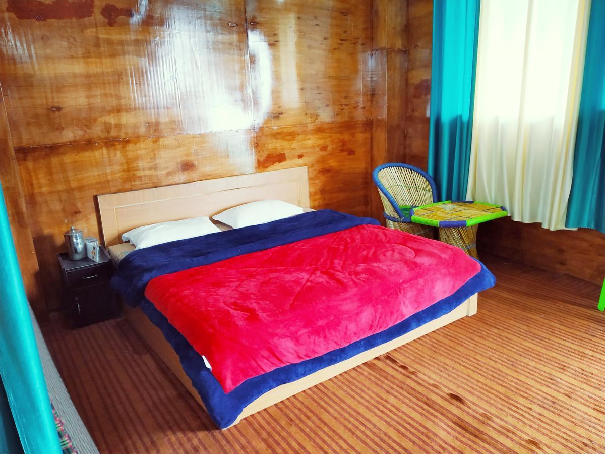Silver Dew Resorts And Restaurant Đồi Đồi Dhanaulti Ngoại thất bức ảnh