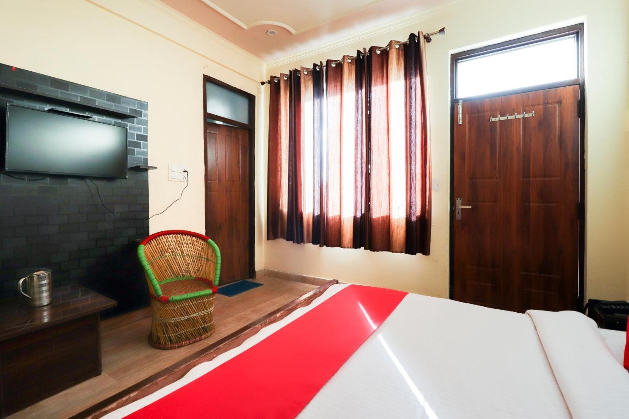 Silver Dew Resorts And Restaurant Đồi Đồi Dhanaulti Ngoại thất bức ảnh